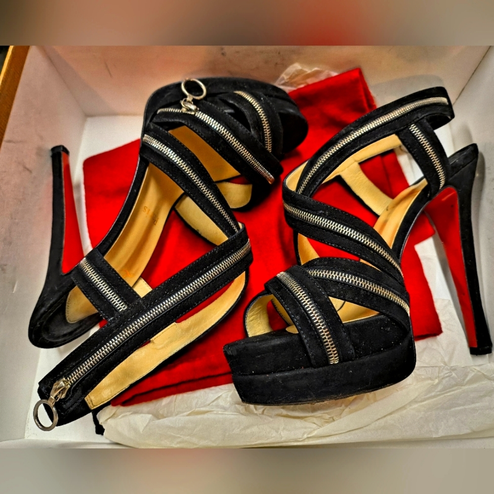 Christian louboutin authentic 7